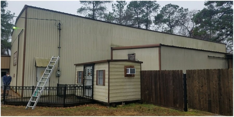 Why Houston Homeowners Are Choosing Professional Residential Pressure Washing Over DIY